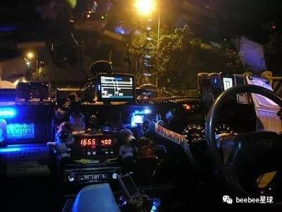 为什么香港出租车司机会同时使用10个手机？科技视角下的通讯设备租赁现象